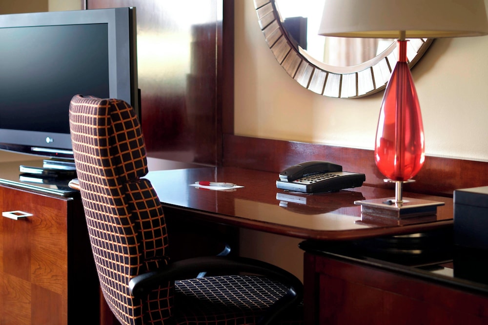 Concierge Room, Executive Suite, 1 Bedroom - Photo 1