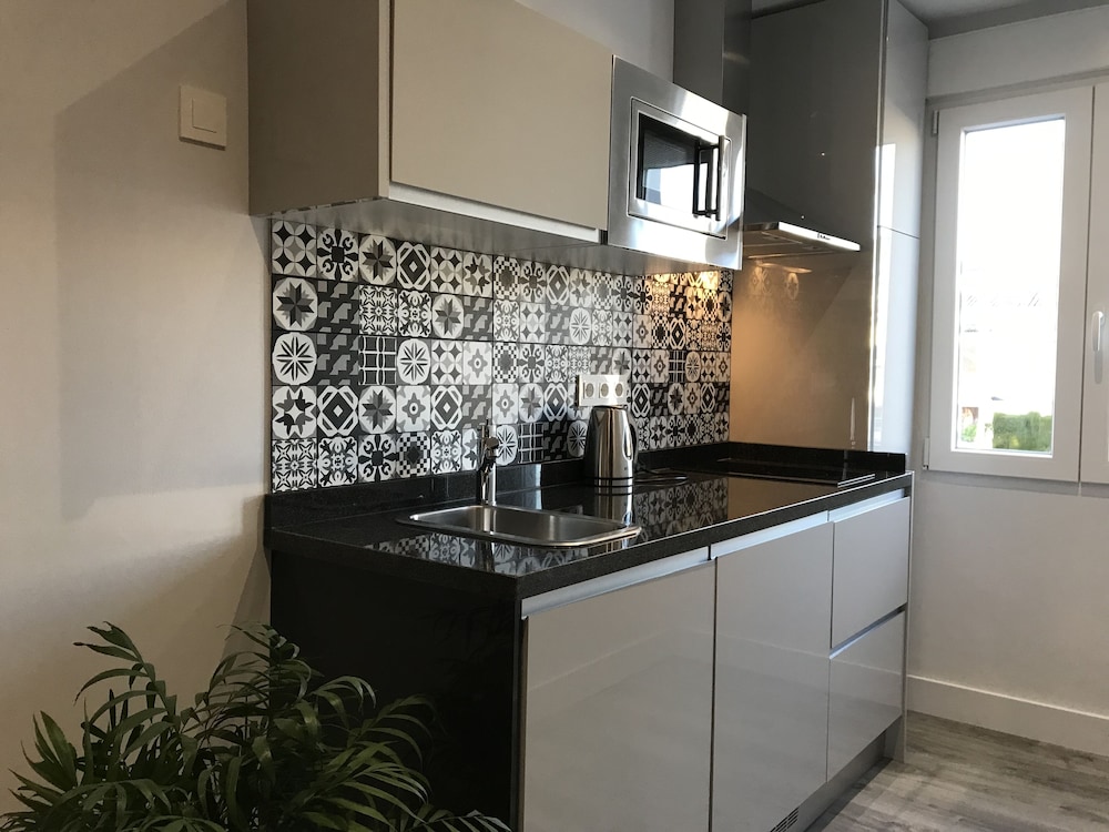 Apartment, Private Bathroom, City View - Photo 7
