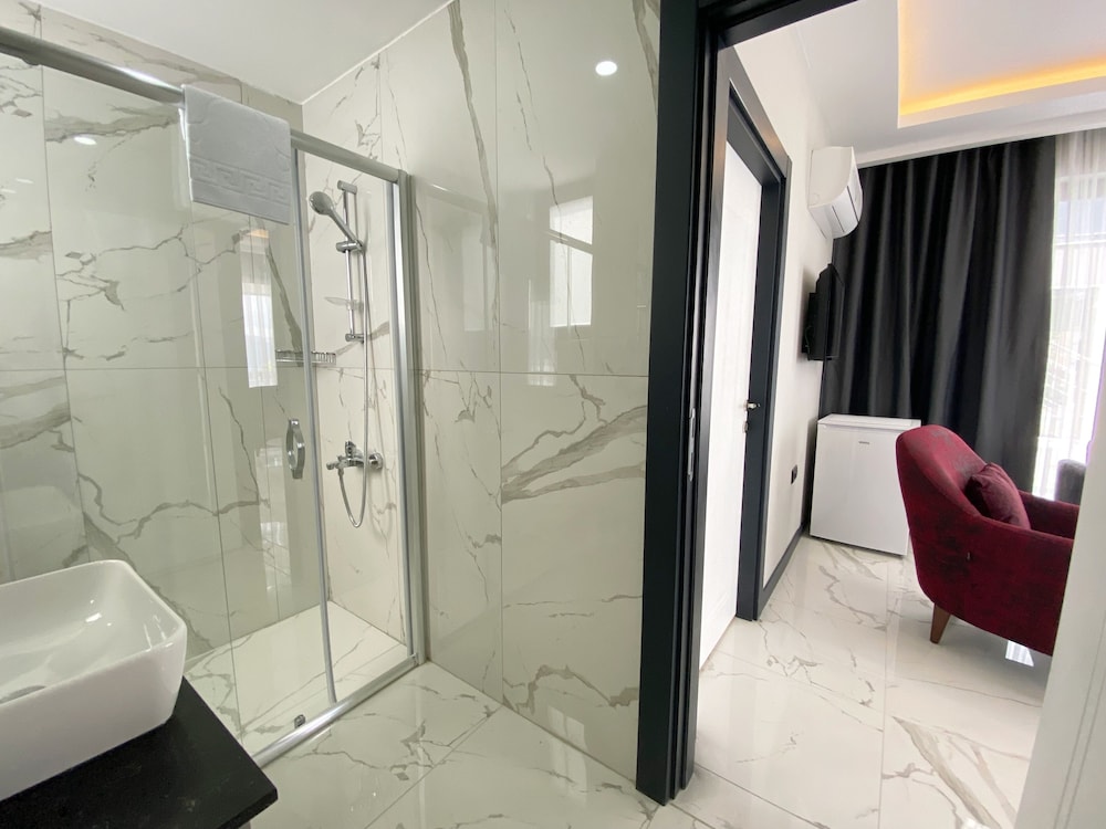 Suite Room with Balcony photo 2