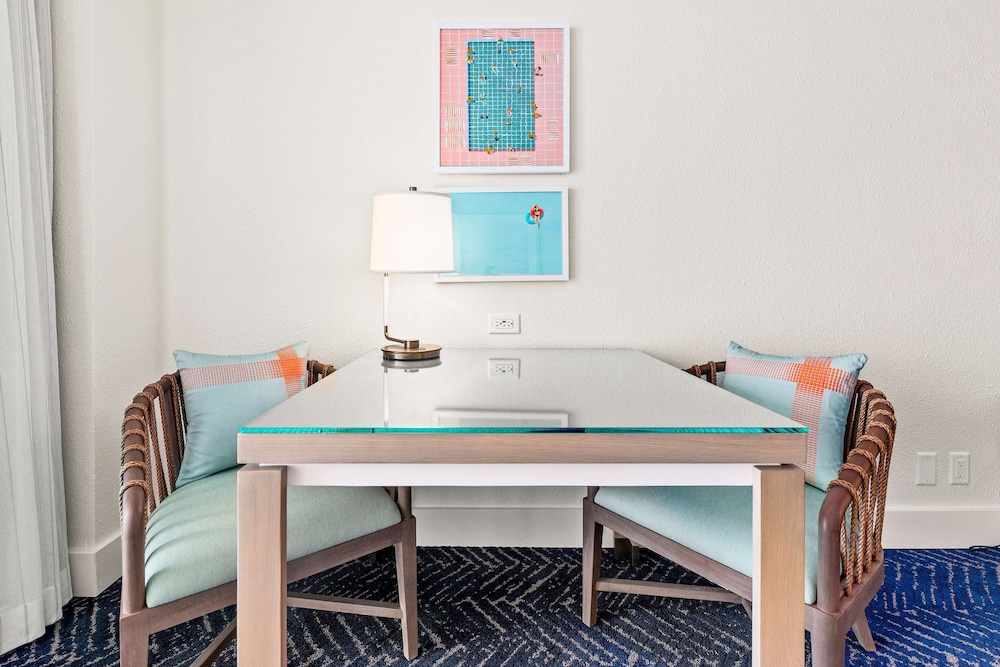 Deluxe Suite, 2 Queen Beds, Beach View - Photo 4