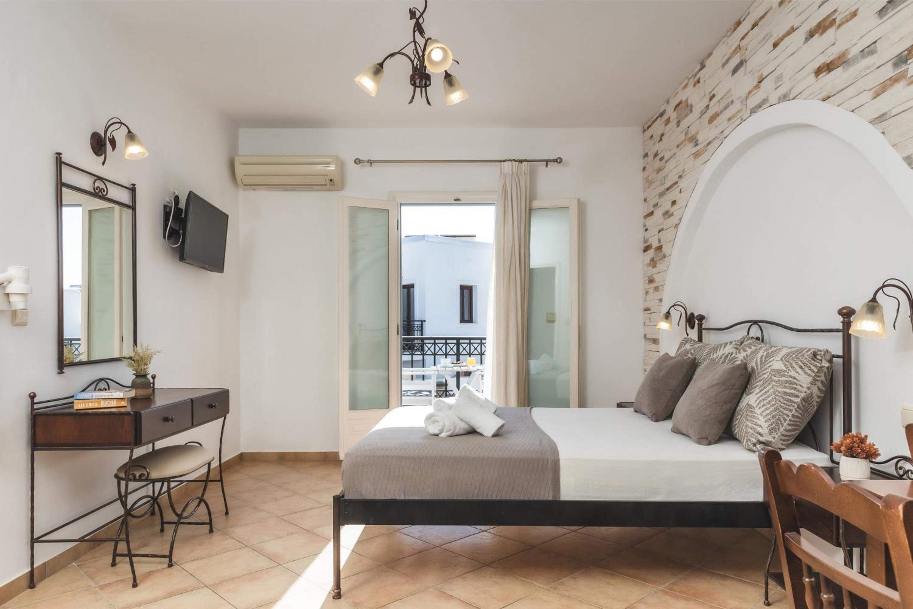 One-Bedroom Apartment (5Adults) photo 3