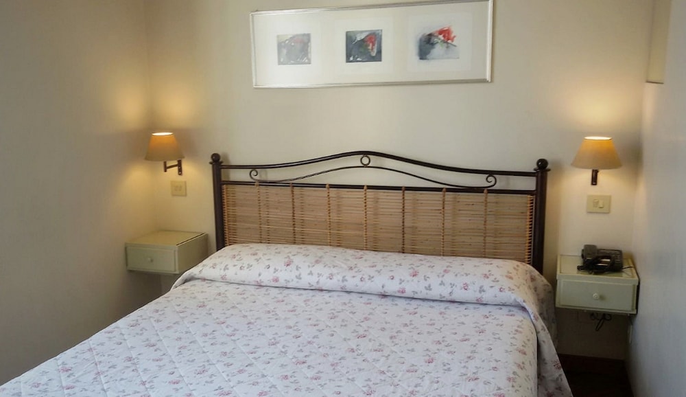 Double Room (Small) photo 1