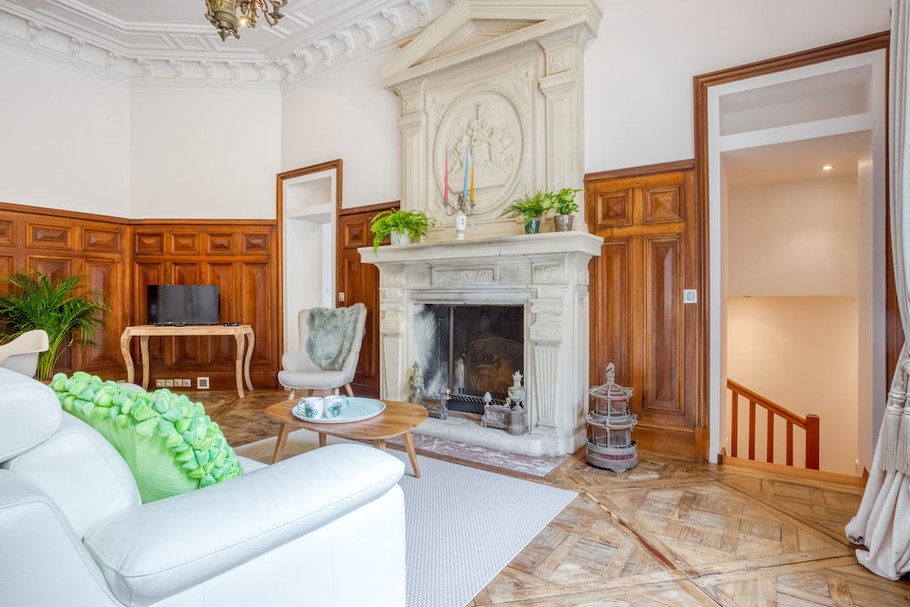 Grand Apartment, 2 Bedrooms, Terrace, Lake View photo 2