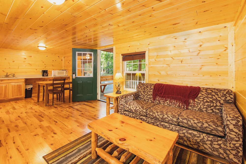 Loft Style Sportsman Cabin 7 Beds
