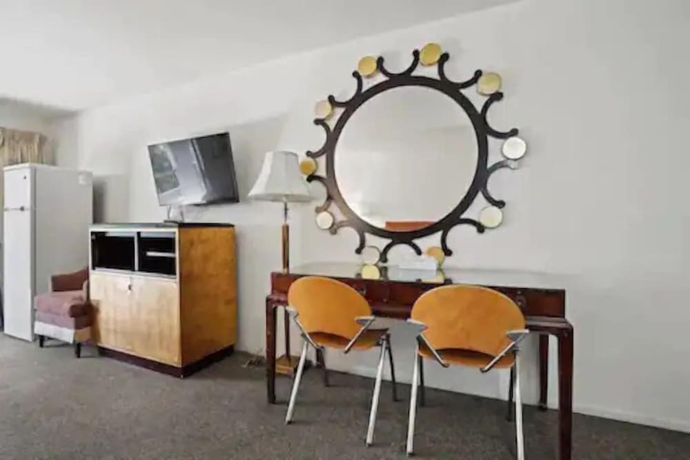 Family Room photo 3