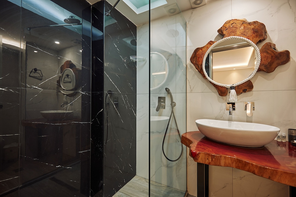 Luxury Double Room - Photo 11