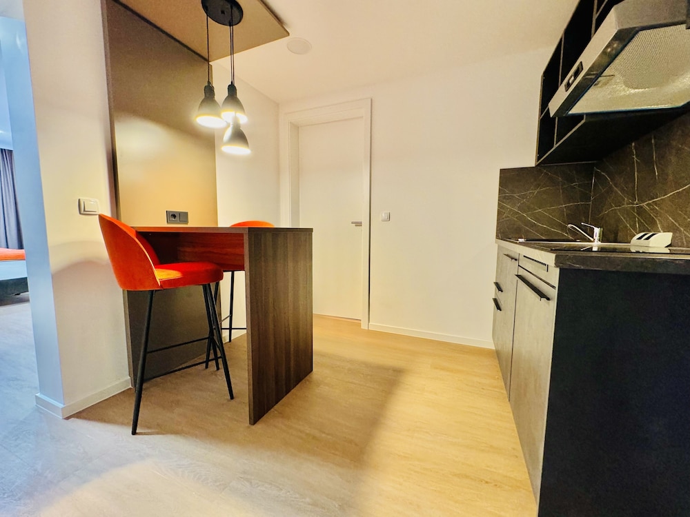 Room, Kitchen (Balcony)
