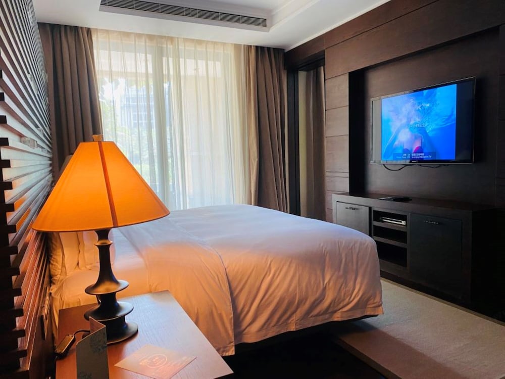 Junior Suite, 1 King Bed, Private Pool