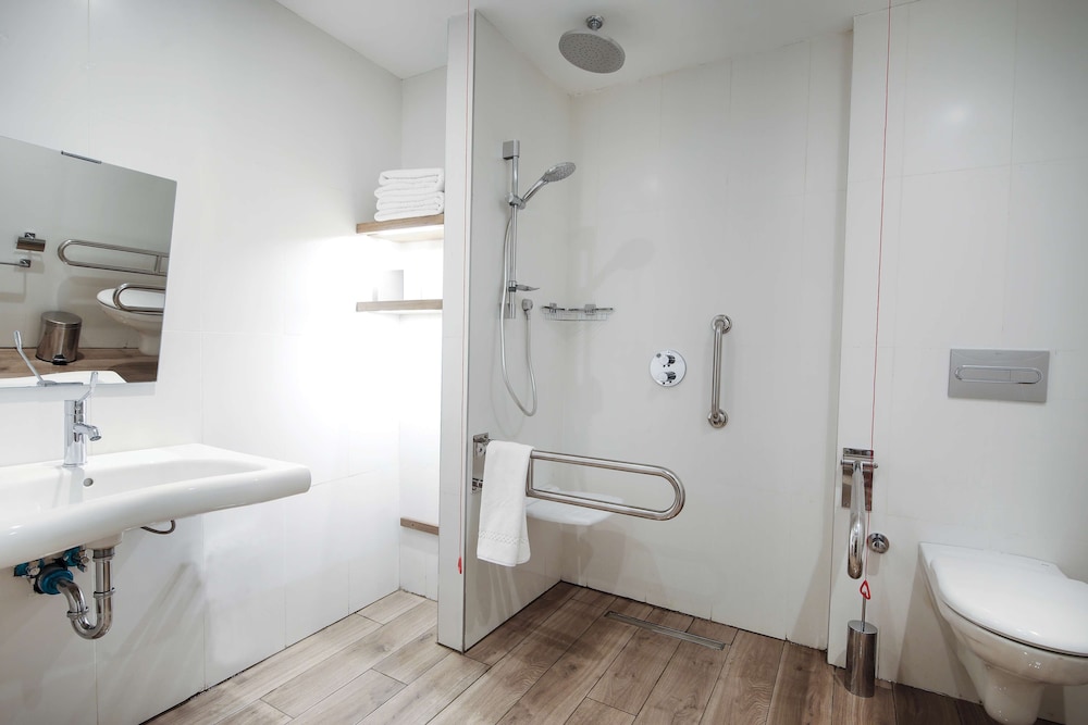 Room, 1 King Bed, Accessible