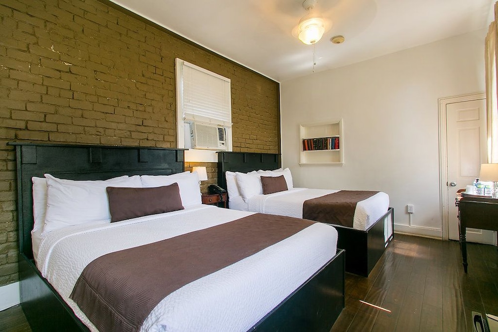 Standard Single Room, 2 Queen Beds, Balcony, Courtyard View