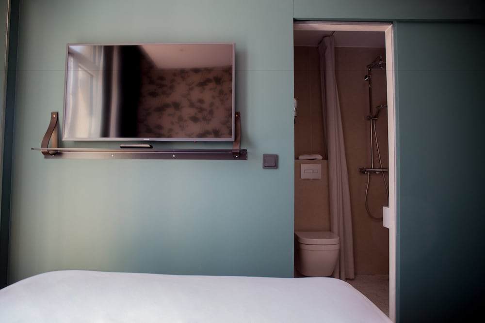 Single Room, Private Bathroom photo 2