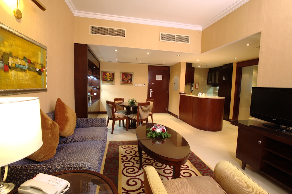 Deluxe Suite photo 3