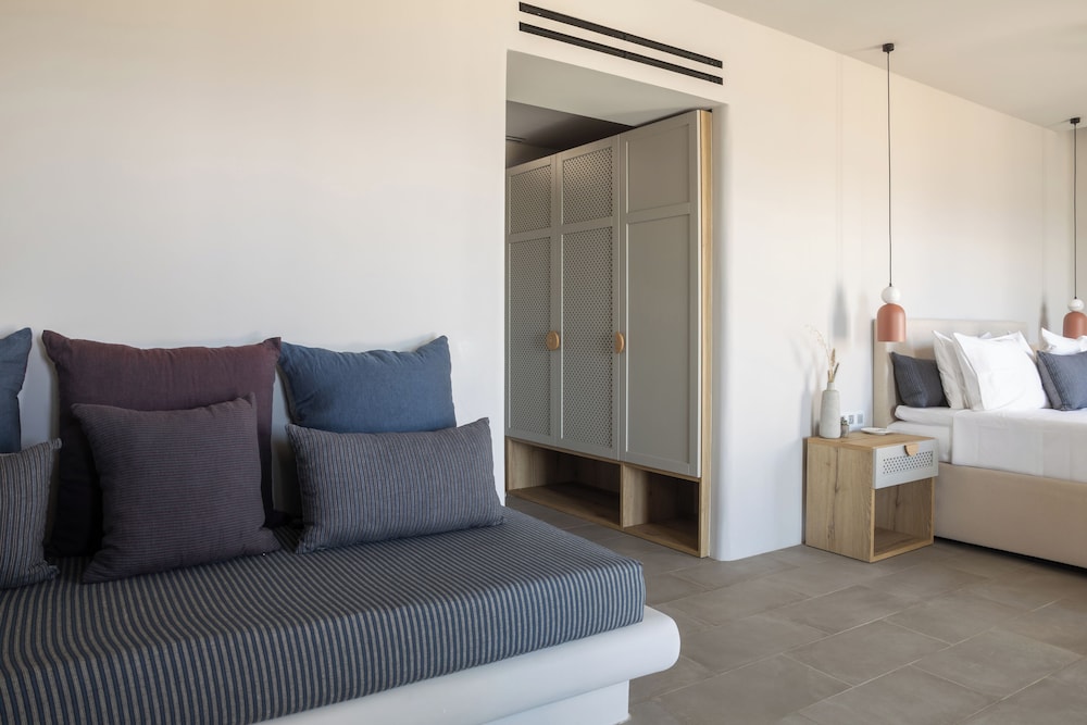 Signature Suite, Private Pool, Sea View photo 2