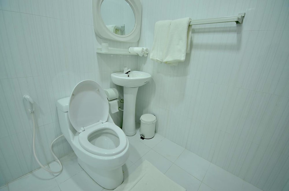Deluxe Double Room, 1 King Bed, Garden View, Garden Area photo 2