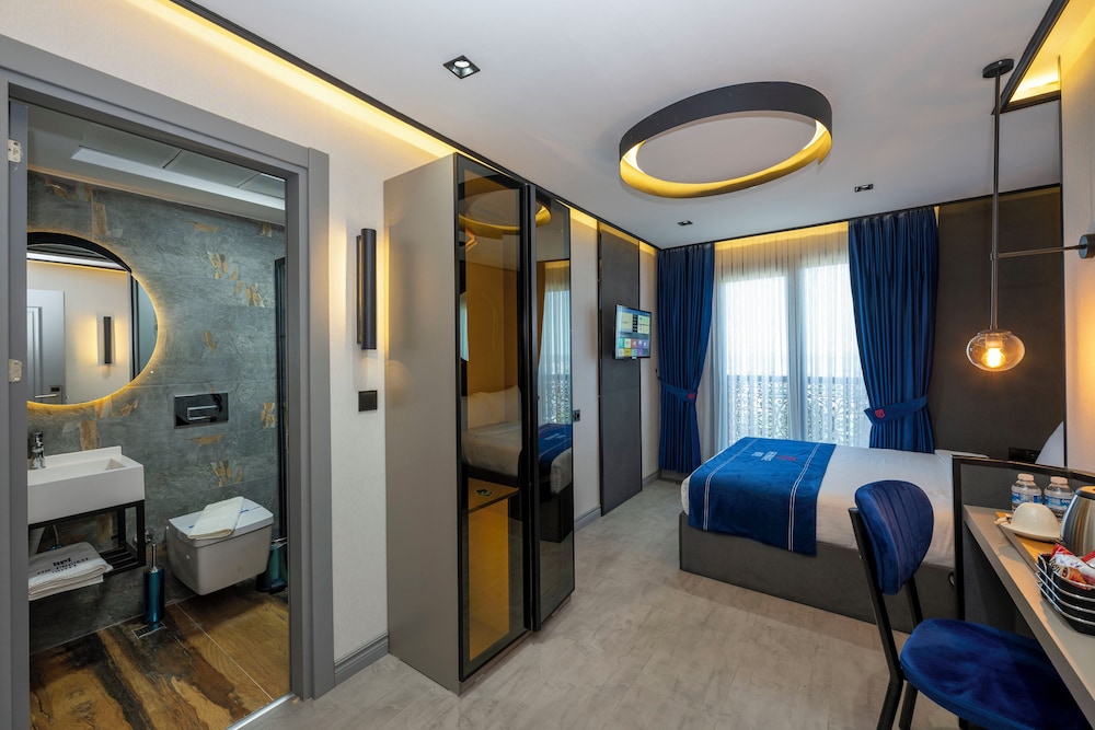 Deluxe Double Room - Photo 10