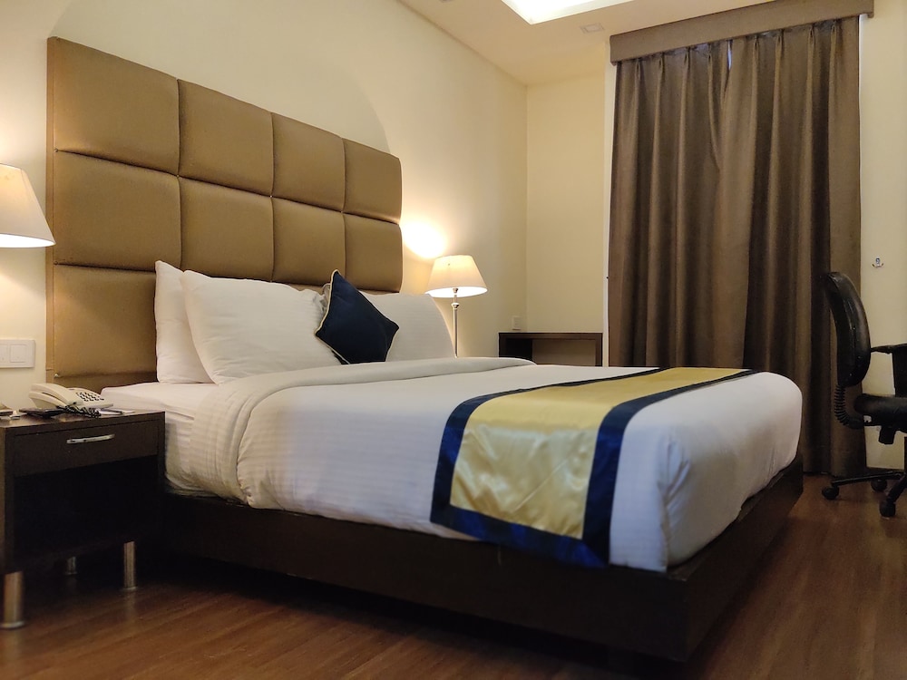 Deluxe Room, 1 Double Bed, Non Smoking photo 2