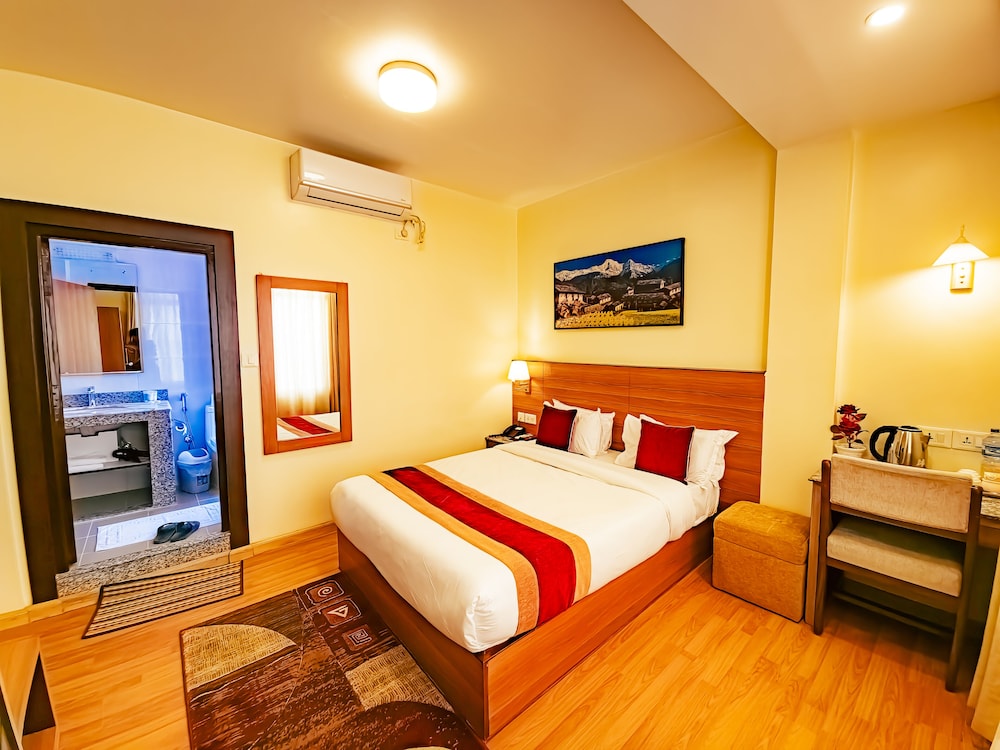 Deluxe Double Room, 1 Queen Bed photo 1