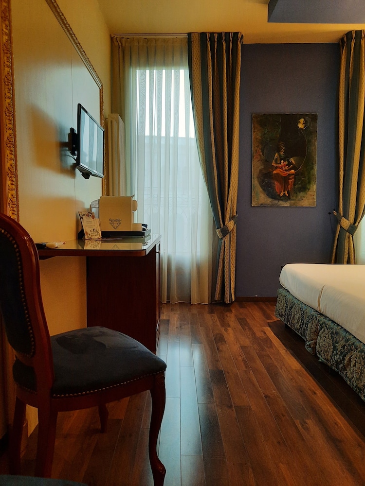 Panoramic Double Room Single Use, City View photo 2