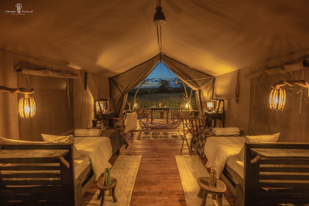 Deluxe Tent, 2 Twin Beds, Private Bathroom, Park View photo 1