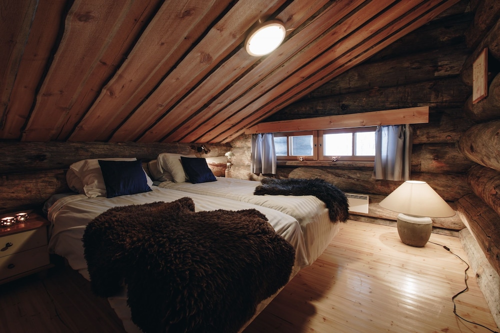 Basic Quadruple Room, 2 Bedrooms photo 2