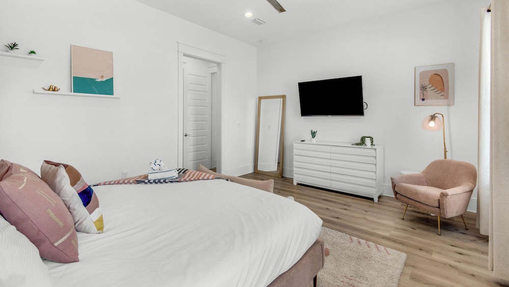 House, Multiple Beds, Patio, Garden View (Sea La Vie in Miramar Beach) photo 2