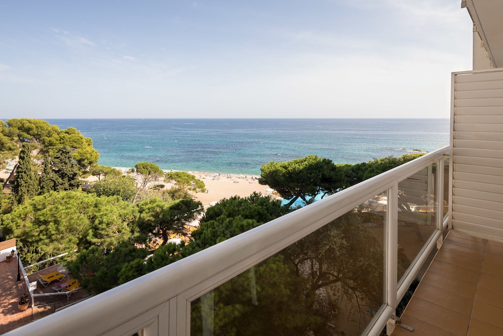 Standard Quadruple Room, Sea View (4 adults)