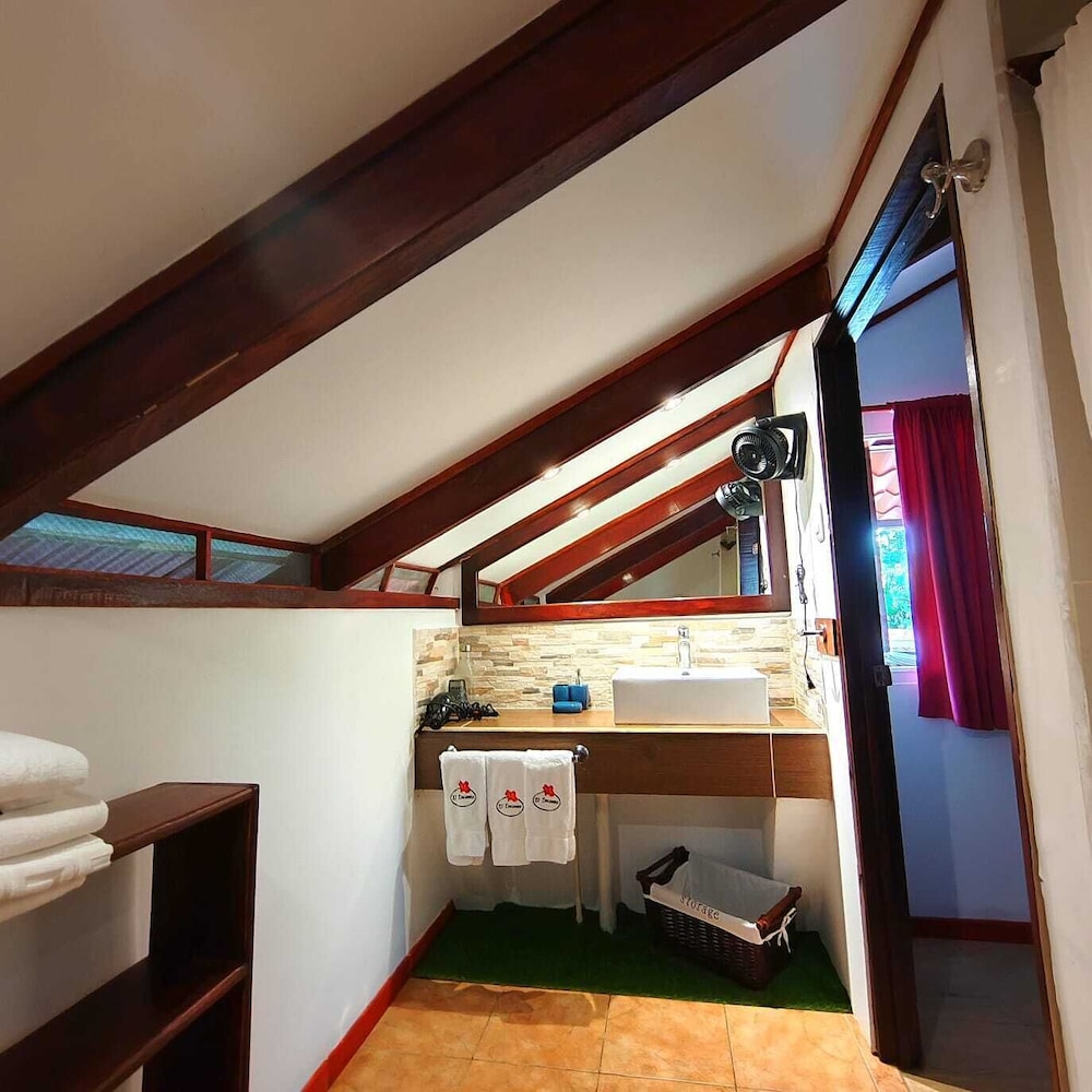Triple Standard 2nd Floor photo 2