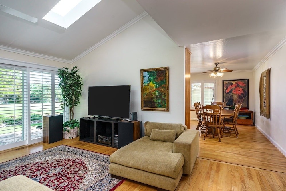 House, 3 Bedrooms photo 3