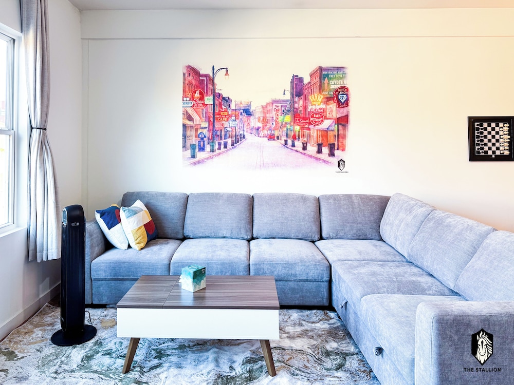 Luxury Loft, 2 Bedrooms, City View
