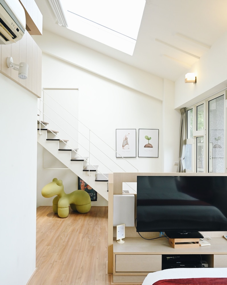 Family Room, Multiple Beds, Balcony (R306) photo 3