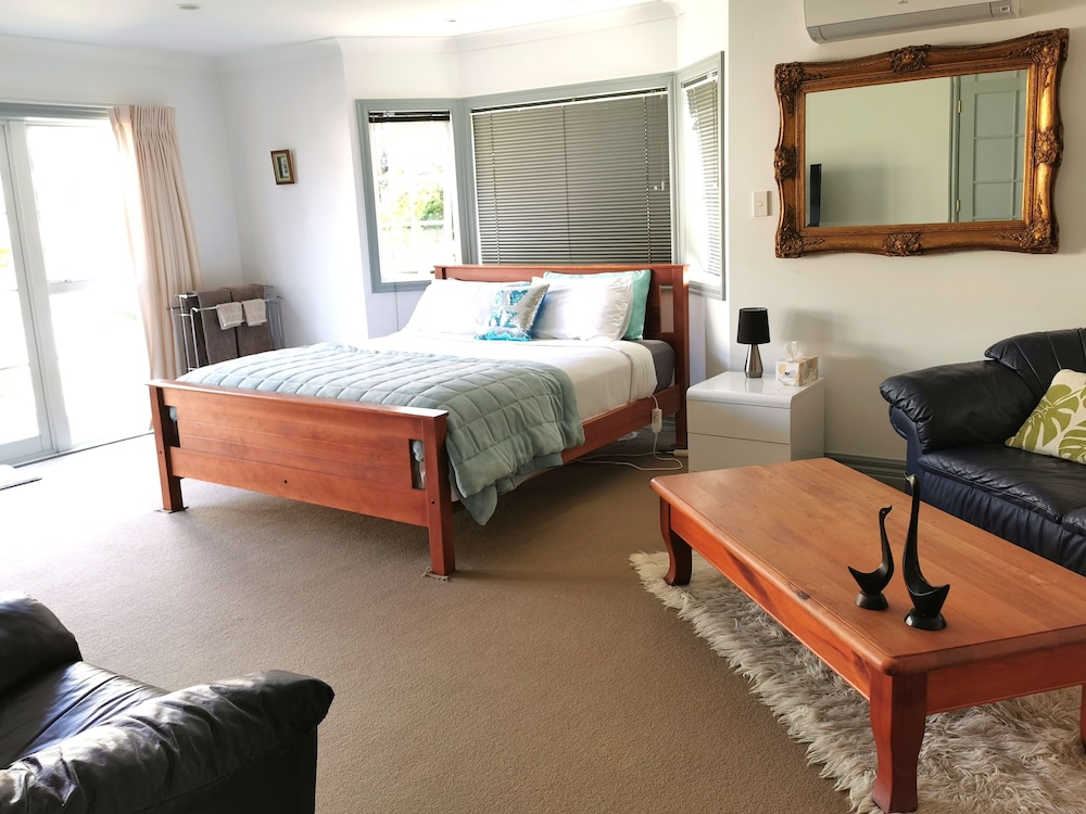 Executive Room, 1 Bedroom, Courtyard View, Courtyard Area