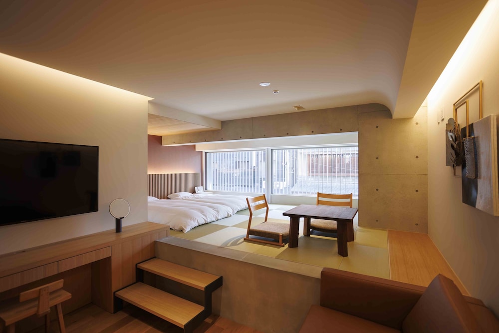 Japanese Modern Twin photo 1