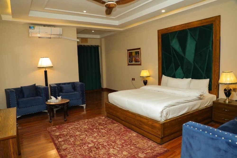 Executive Room photo 2