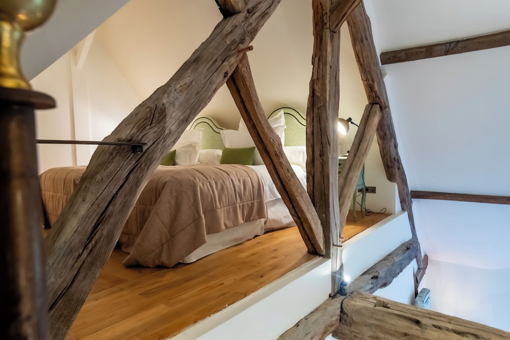 Superior Suite, Garden View (Suite XVIII) photo 2