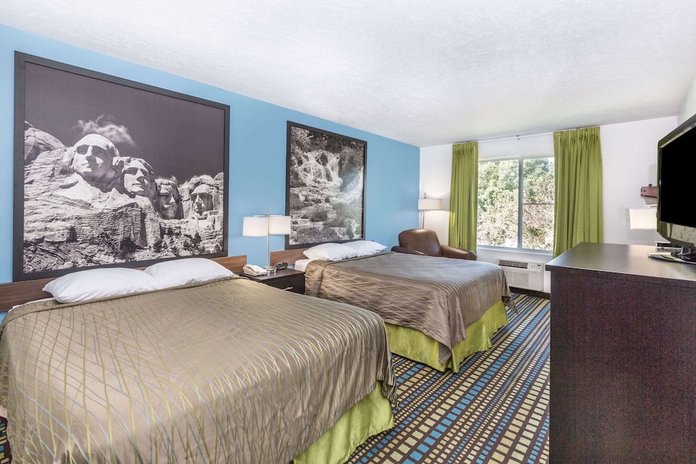 Standard Room, 2 Queen Beds, Smoking photo 3