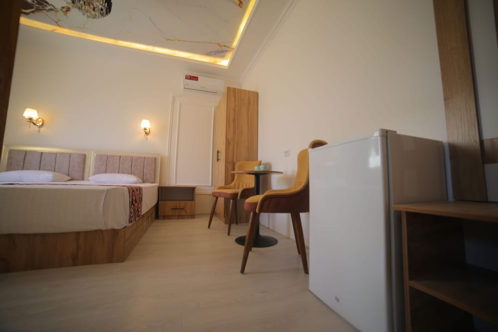 Economy Room, 1 King Bed, City View photo 3