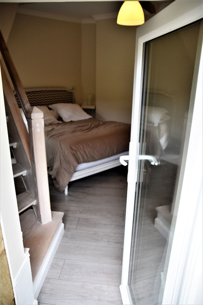 Family Room (Villers-Bretonneux) photo 2
