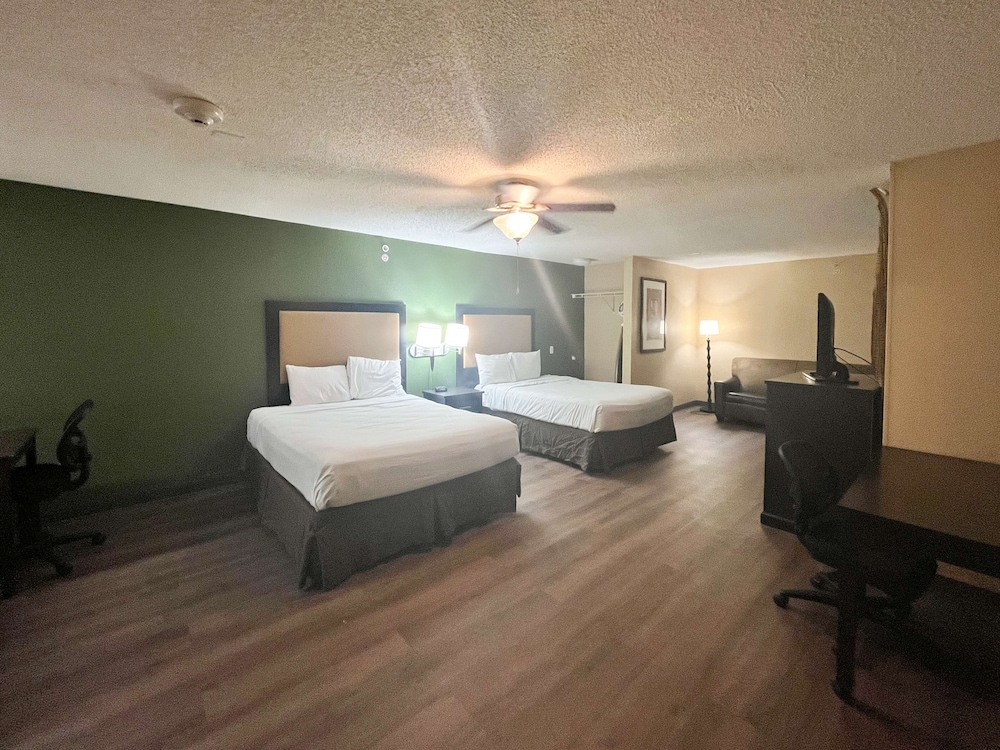Standard Room, 2 Queen Beds, Non Smoking, Kitchen - Photo 1