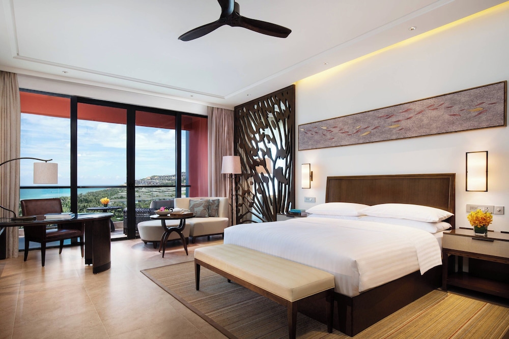 Deluxe Room, 1 King Bed, Garden View