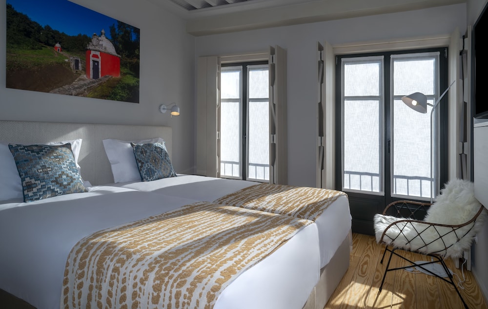 Double or Twin Room, City View (Varanda)