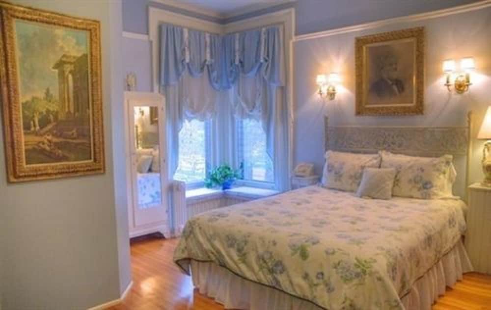 Classic Room, 1 Queen Bed photo 3