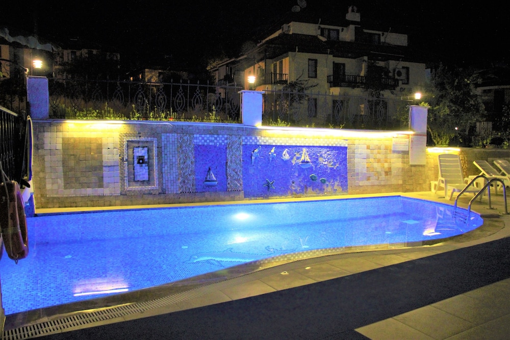 Family Twin Room, 2 Bedrooms, Non Smoking, Pool View photo 3