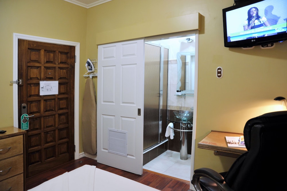 Single Room, 1 Twin Bed photo 3