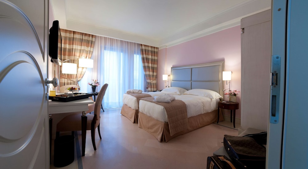 Comfort Room, 2 Twin Beds - Photo 1