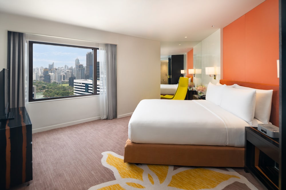 Junior Suite, 1 King Bed (Lumpini View) photo 3