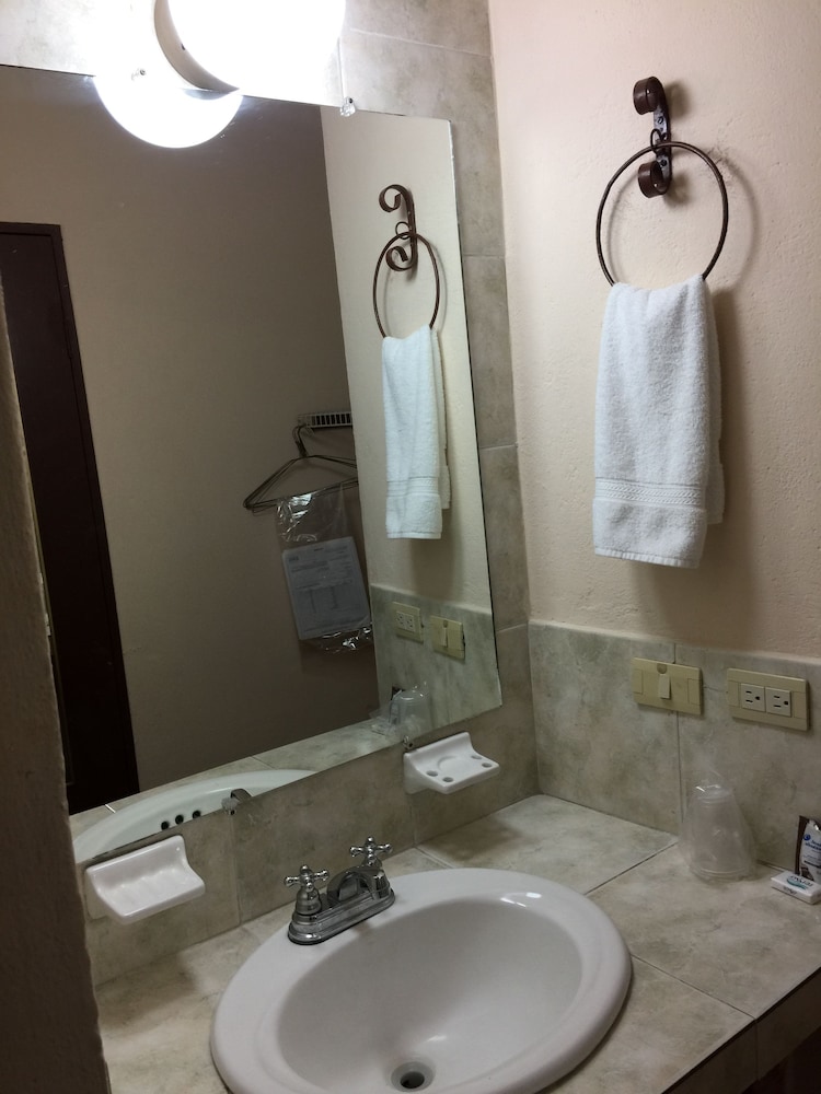 Basic Room - Photo 16