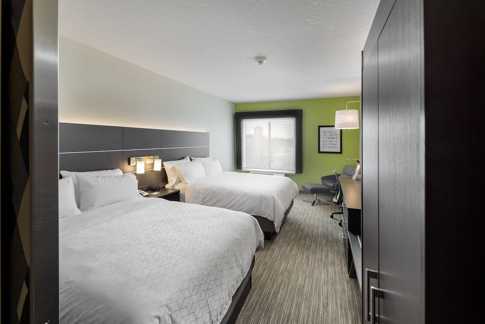Suite, 2 Queen Beds - Photo 5