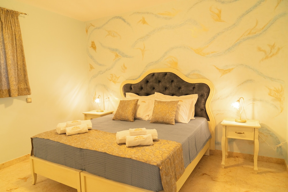 Athena (Athena Villa)