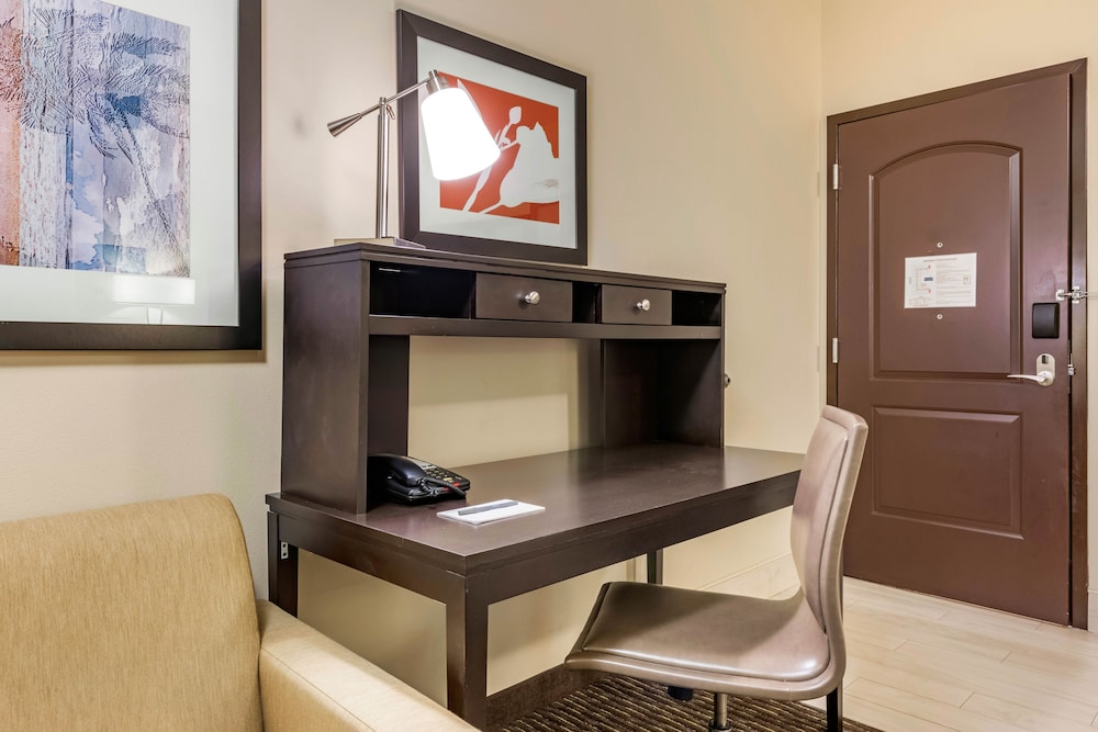 Studio Suite, 2 Queen Beds, Kitchen