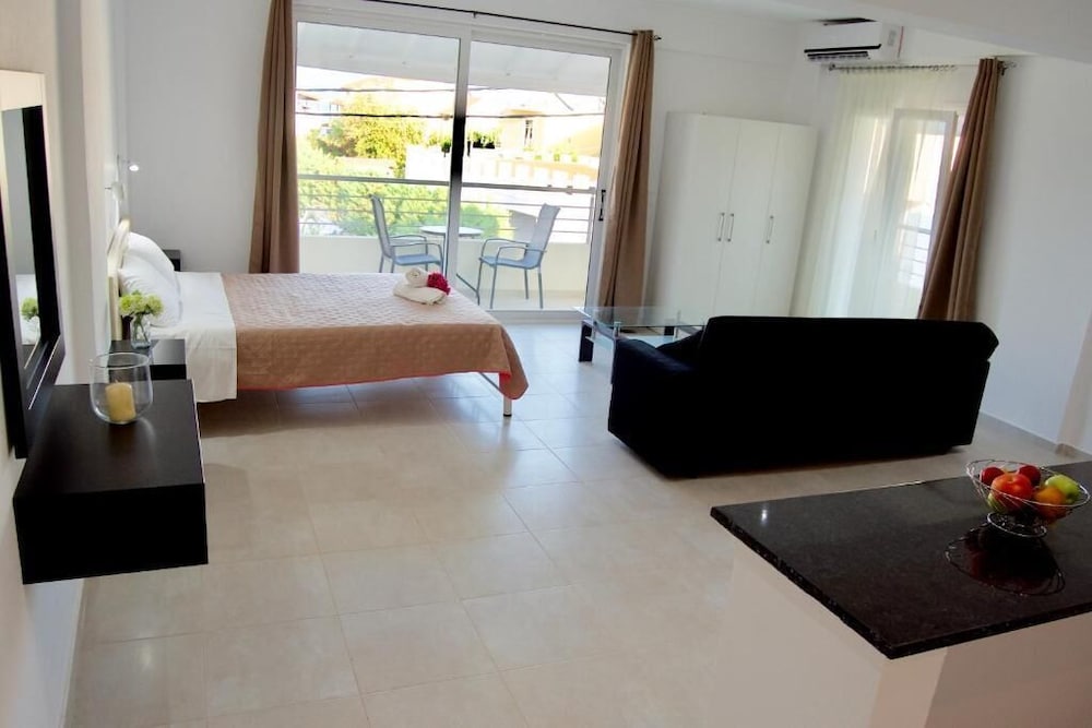 Deluxe Studio Suite, Sea View